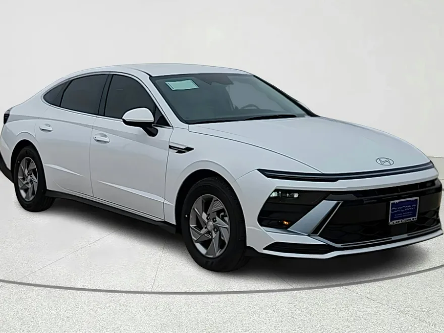 2025 Hyundai Sonata SE photo 1