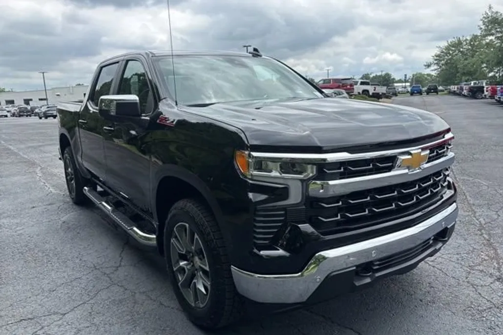 2026 Chevrolet Silverado 1500 LT photo 1