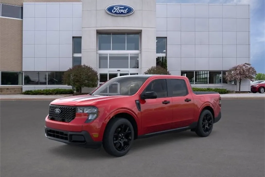 2025 Ford Maverick XLT photo 1