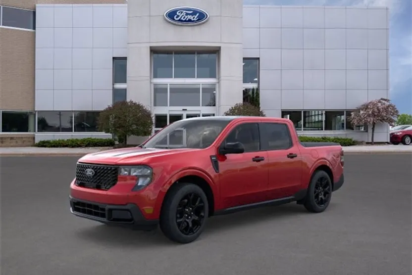 2025 Ford Maverick XLT photo 1
