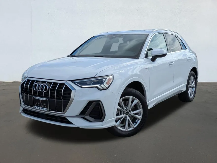 2024 Audi Q3 S line Premium 45 TFSI photo 1