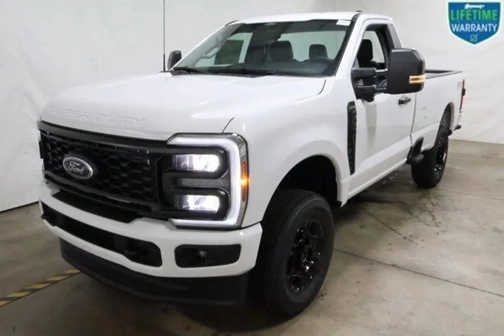 2025 Ford F-350 XL photo 1