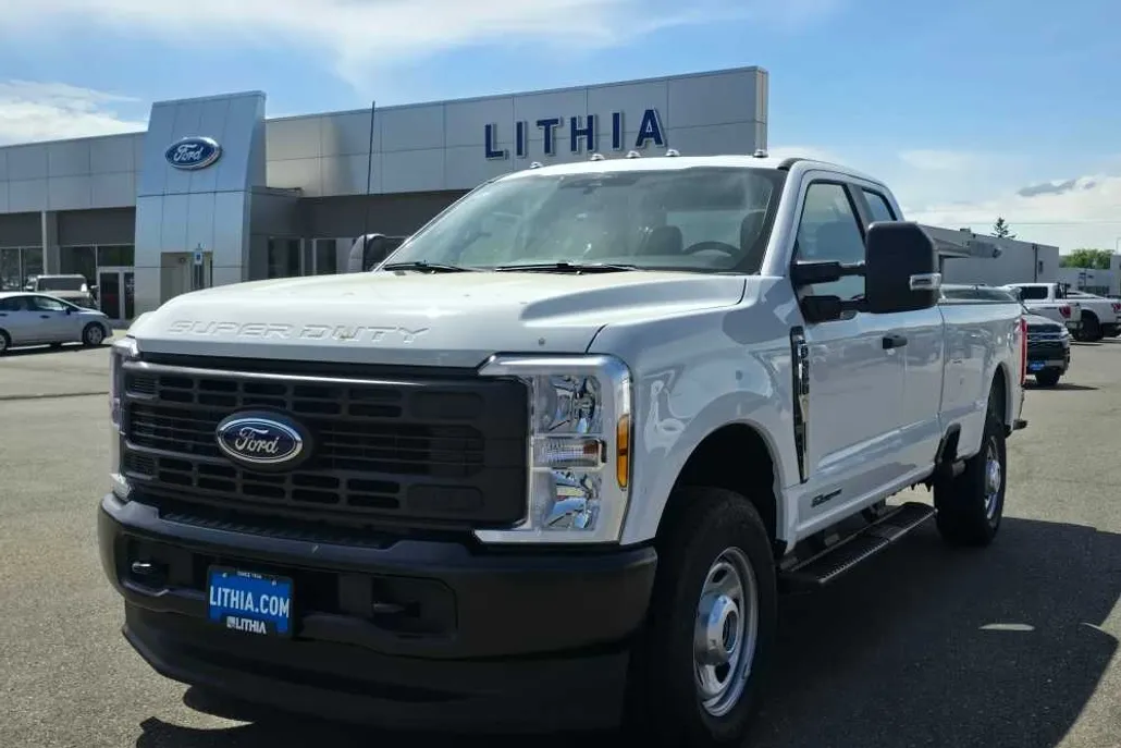 2025 Ford F-350 XL photo 1