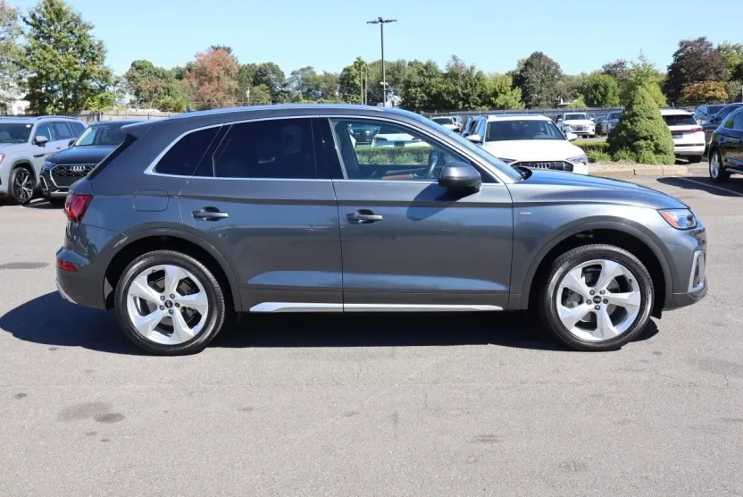 2022 Audi Q5 S line Premium Plus 45 TFSI photo 1