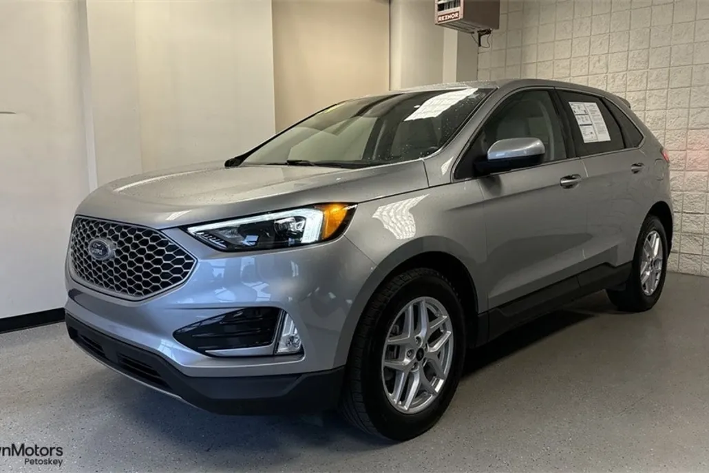 2024 Ford Edge SEL photo 1