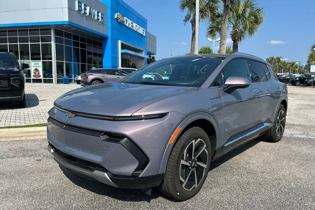 2025 Chevrolet Equinox EV 1LT photo 1