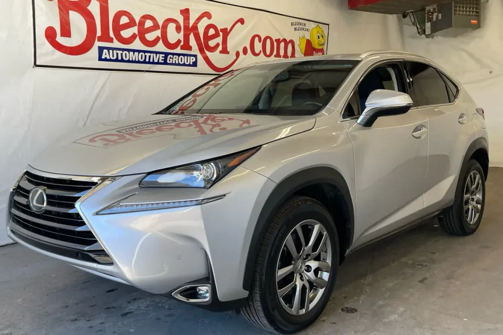 2016 Lexus NX 200t Luxury photo 1