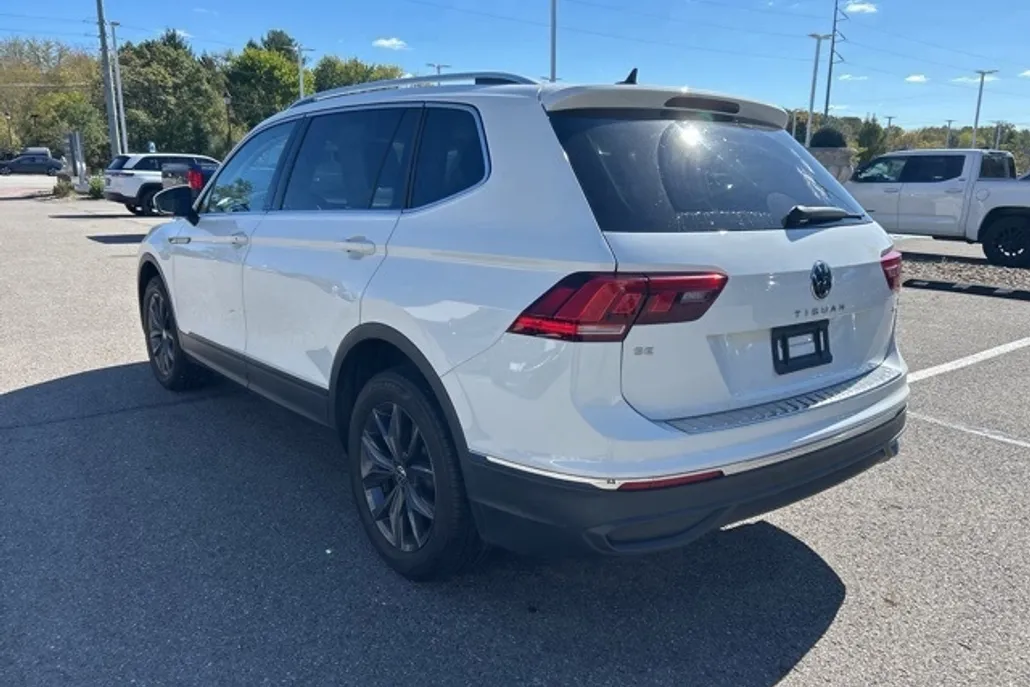 2022 Volkswagen Tiguan SE photo 1