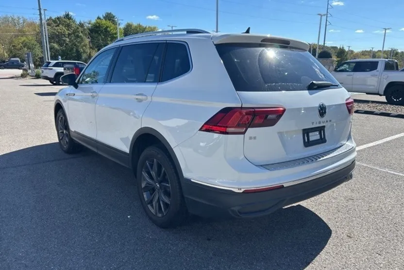 2022 Volkswagen Tiguan SE photo 1
