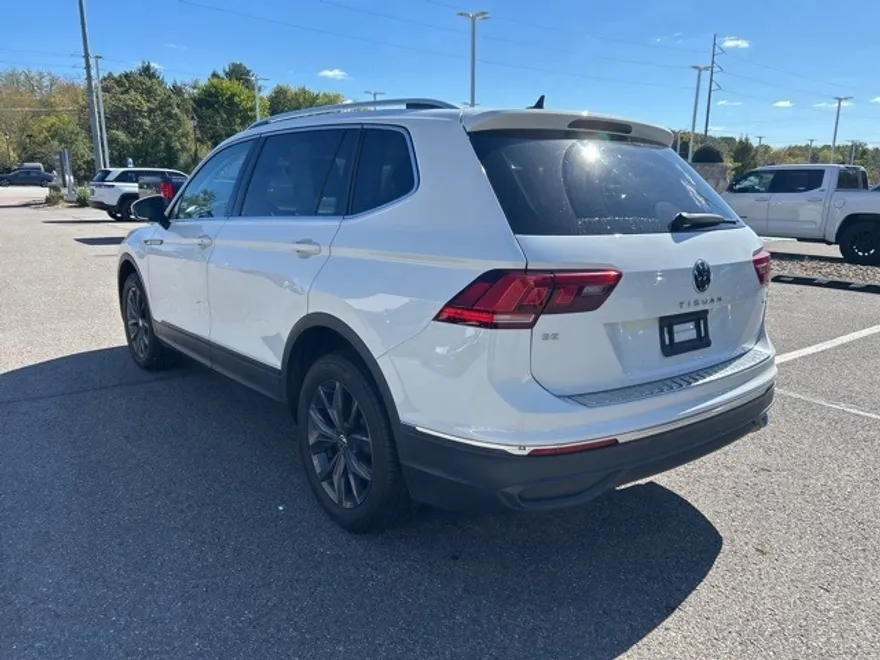 2022 Volkswagen Tiguan SE photo 1