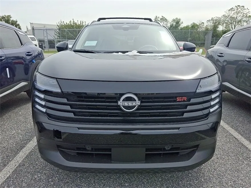 2026 Nissan Kicks SR photo 1