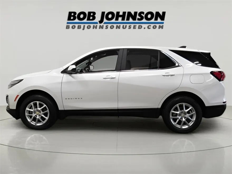 2022 Chevrolet Equinox LT photo 1