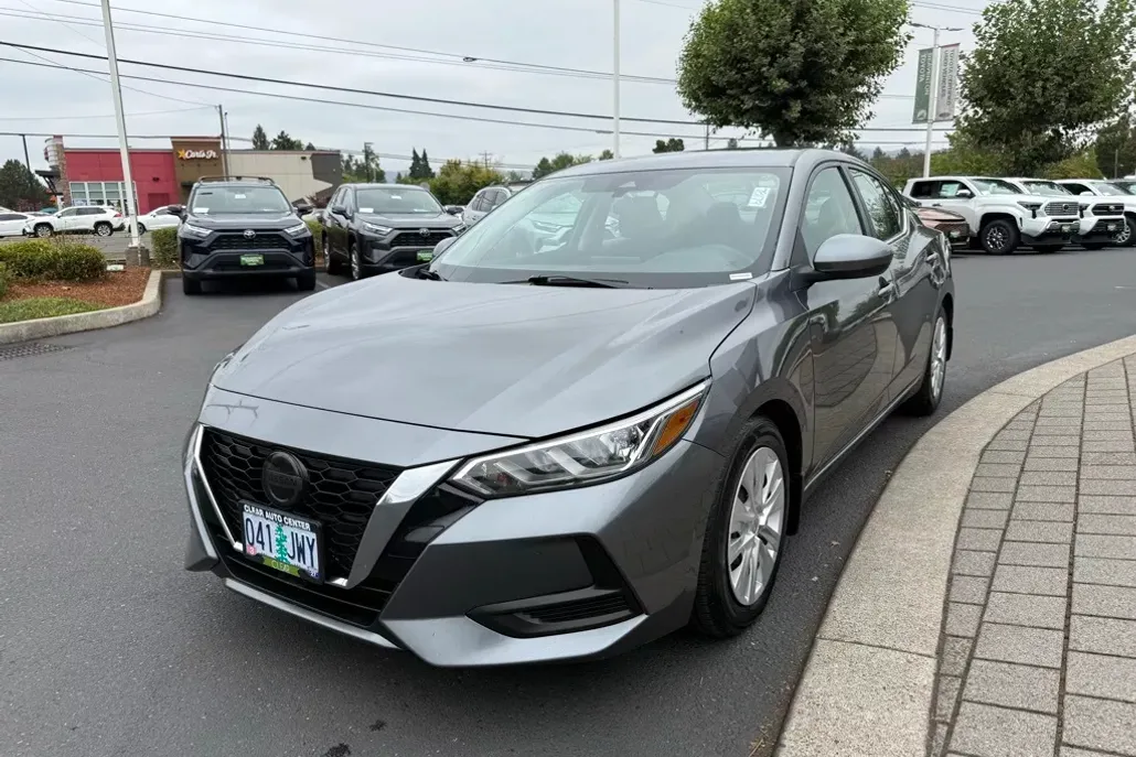 2022 Nissan Sentra S photo 1