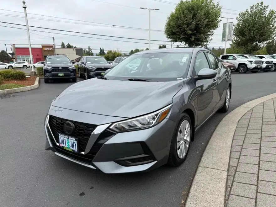 2022 Nissan Sentra S photo 1