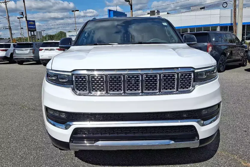 2024 Jeep Grand Wagoneer III photo 1