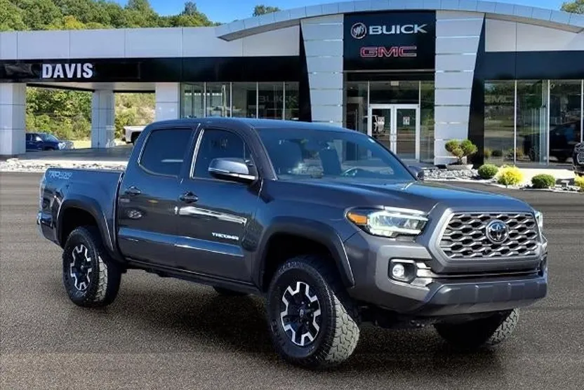 2022 Toyota Tacoma 4x4 SR photo 1