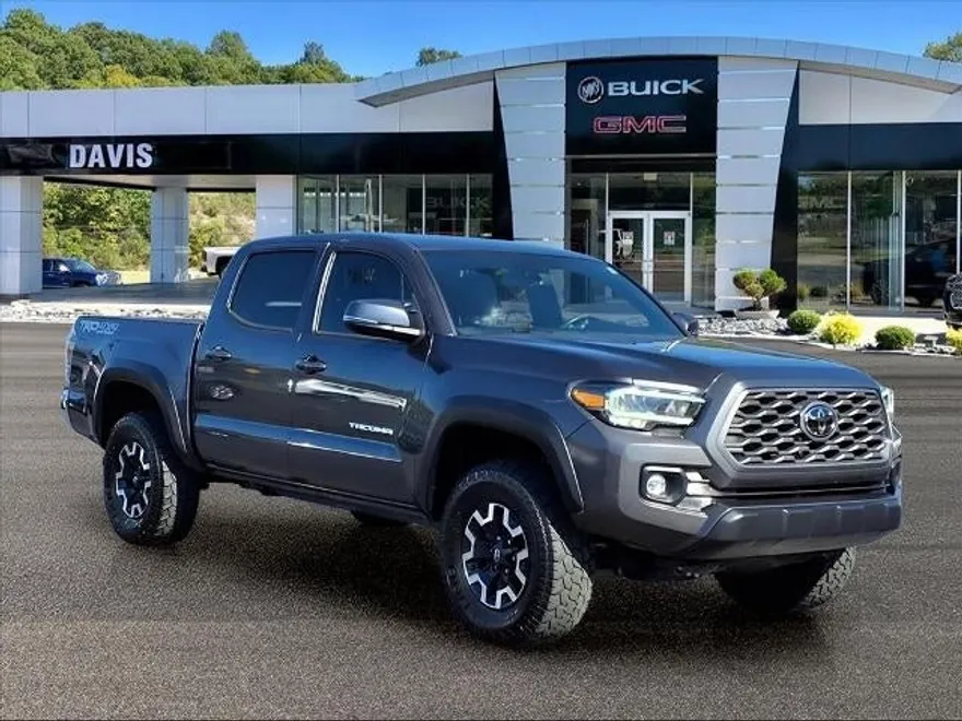 2022 Toyota Tacoma 4x4 SR photo 1
