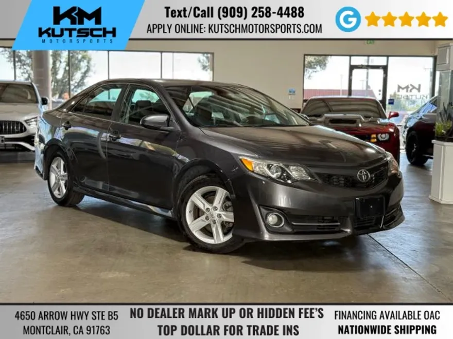 2014 Toyota Camry photo 1