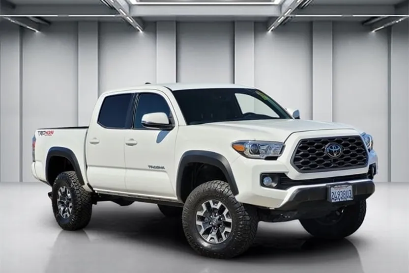 2023 Toyota Tacoma TRD V6 photo 1