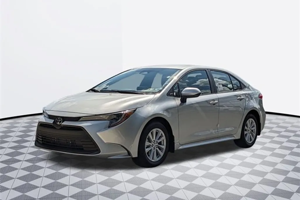2025 Toyota Corolla LE photo 1