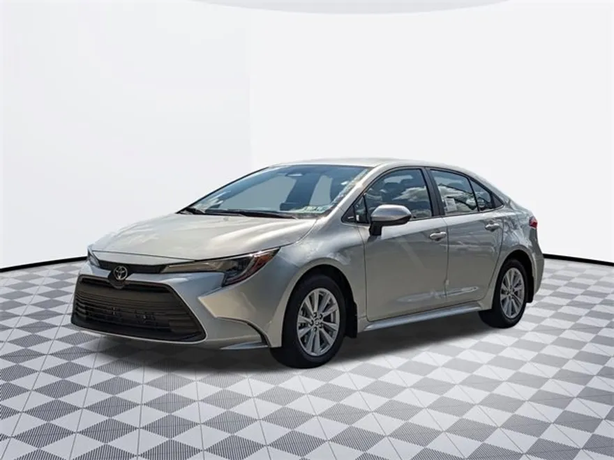 2025 Toyota Corolla LE photo 1