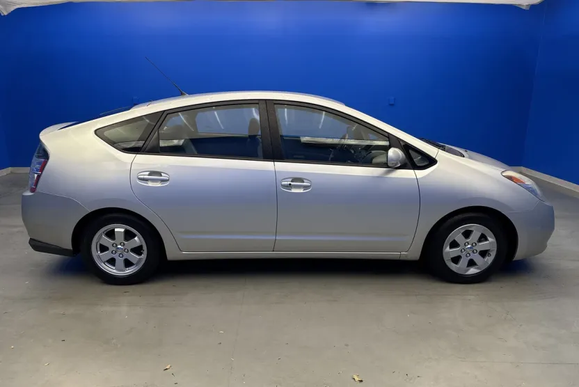 2005 Toyota Prius photo 1