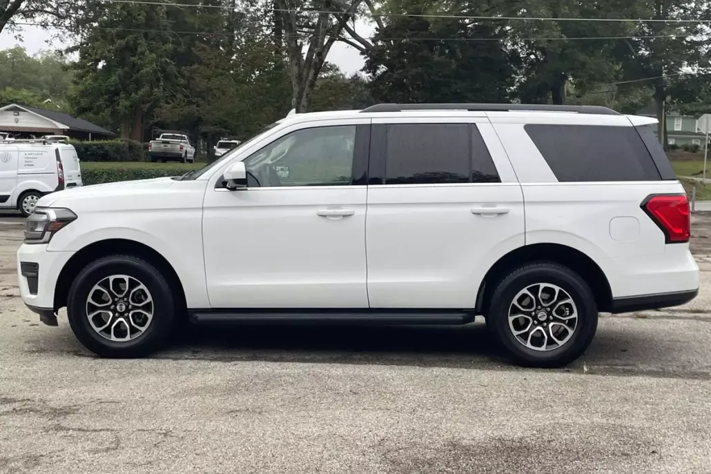 2024 Ford Expedition XLT photo 1