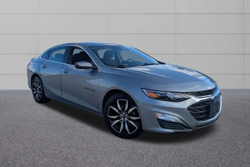 2023 Chevrolet Malibu RS photo 1
