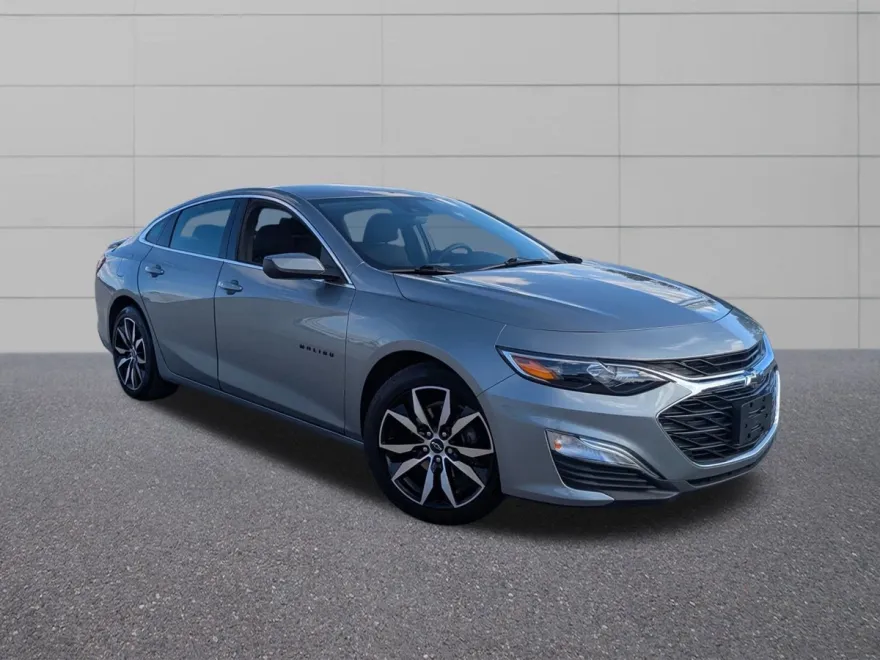 2023 Chevrolet Malibu RS photo 1