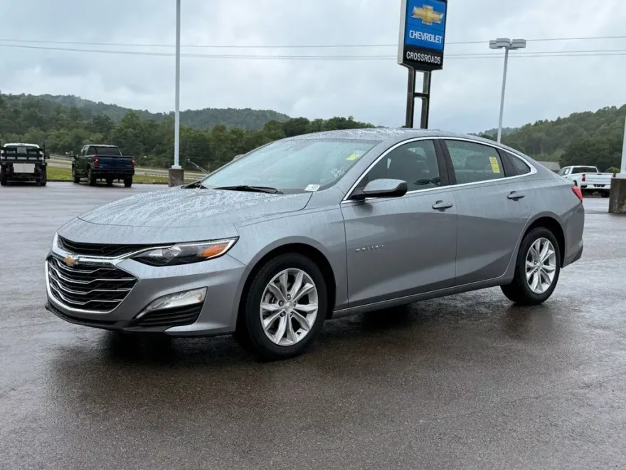 2025 Chevrolet Malibu 1LT photo 1