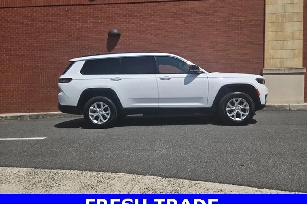 2023 Jeep Grand Cherokee Limited photo 1