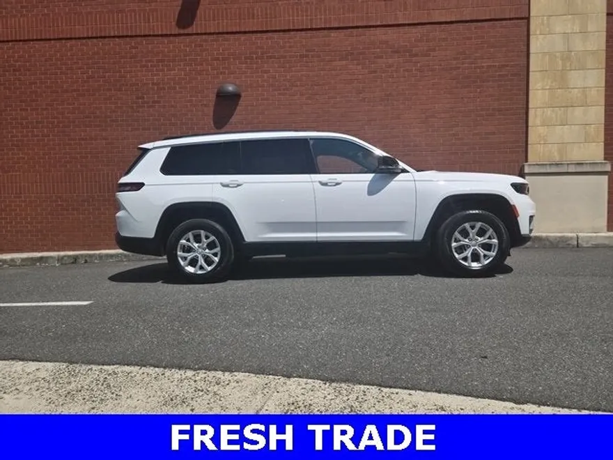 2023 Jeep Grand Cherokee Limited photo 1