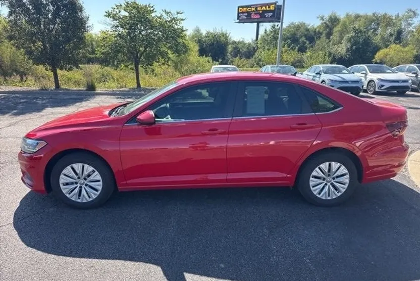 2019 Volkswagen Jetta S photo 1