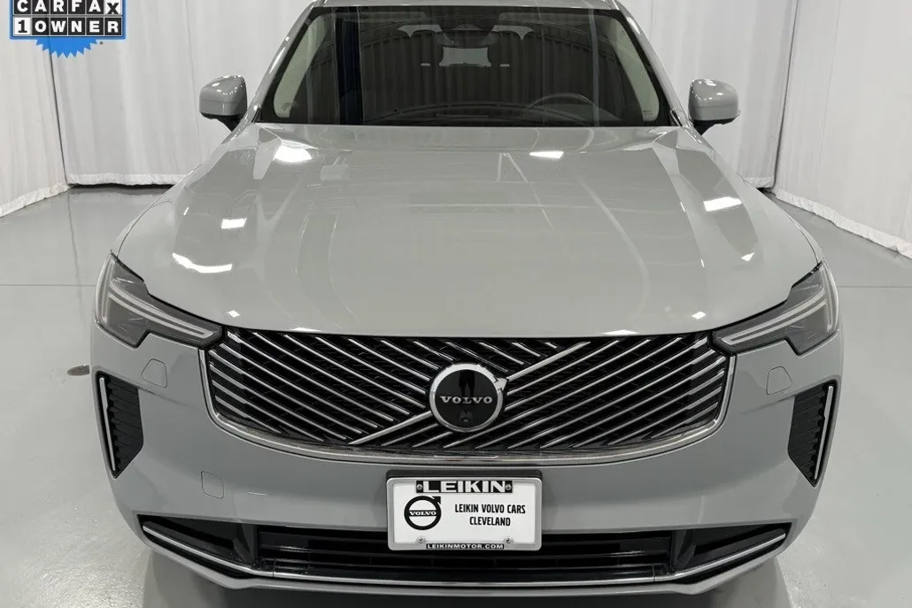 2025 Volvo XC90 B5 Plus photo 1