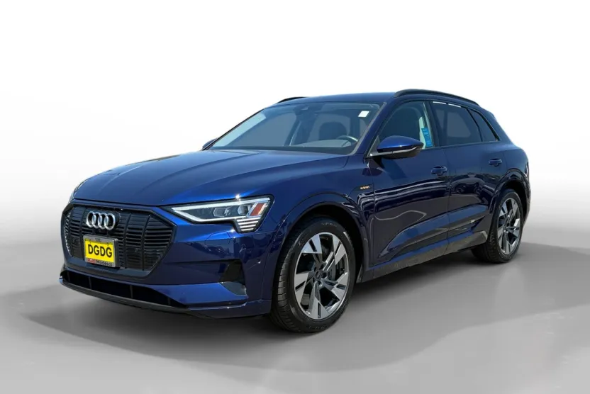 2021 Audi e-tron Premium photo 1