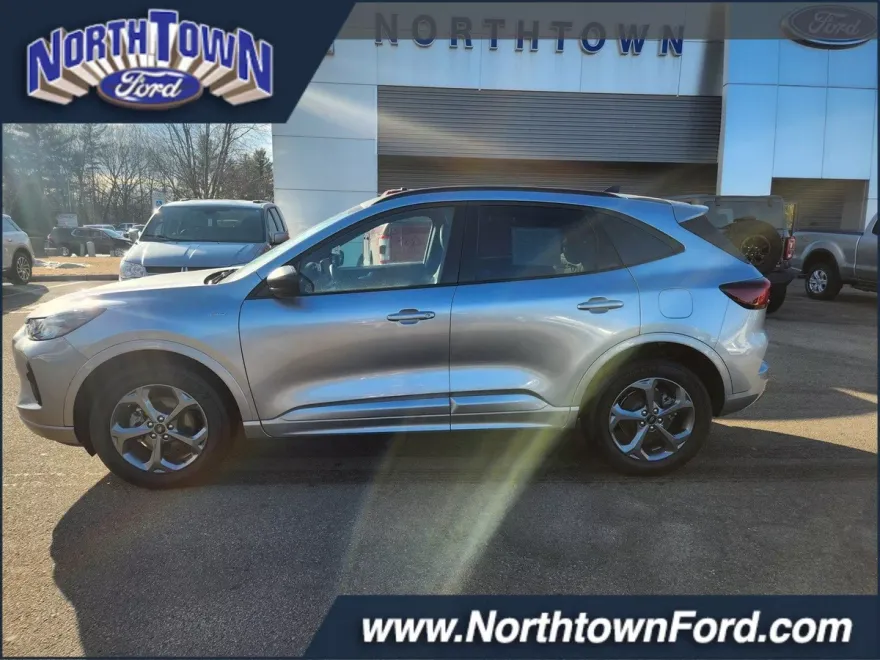 2023 Ford Escape ST-Line photo 1