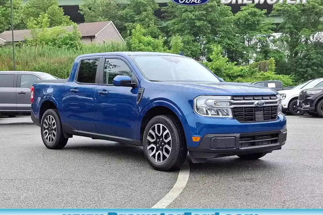 2023 Ford Maverick Lariat photo 1