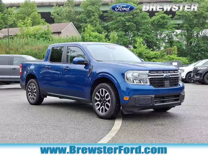 2023 Ford Maverick Lariat photo 1