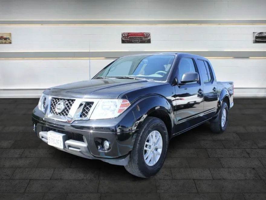 2017 Nissan Frontier SV photo 1