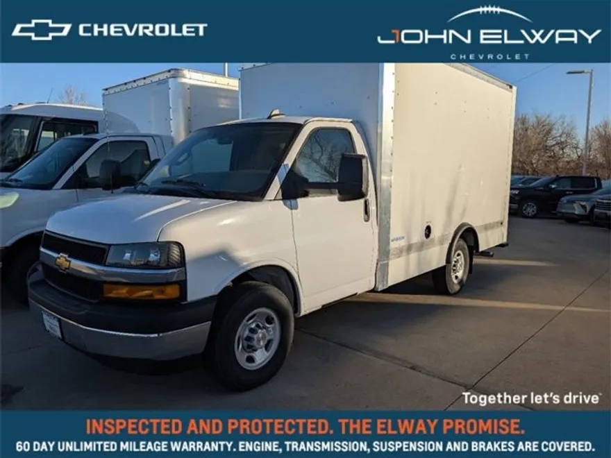 2024 Chevrolet Express Cutaway 3500 photo 1