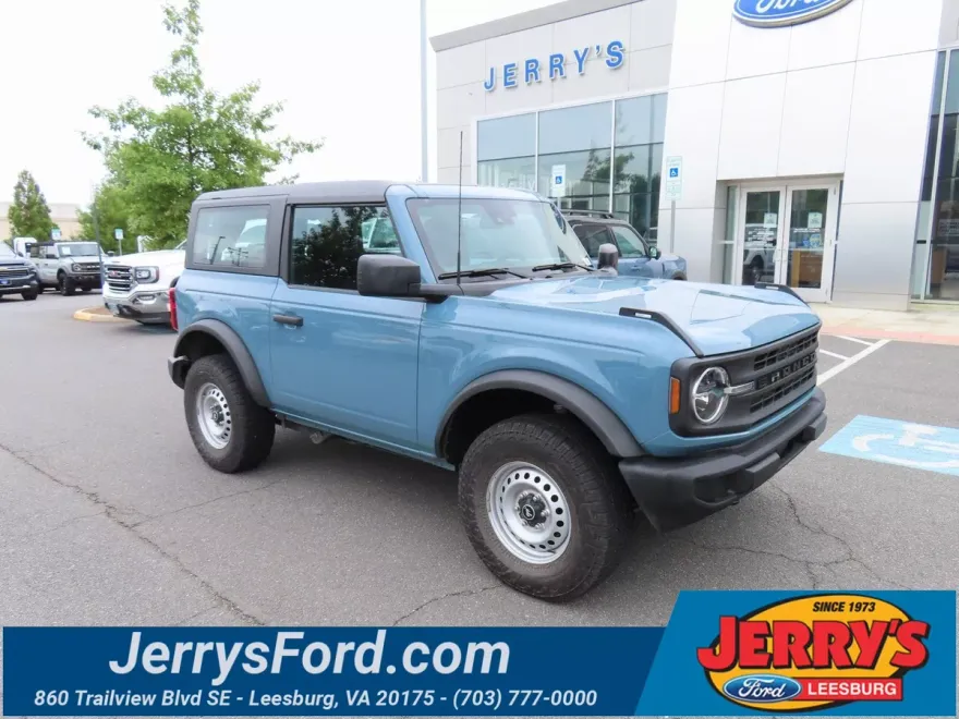 2023 Ford Bronco Base photo 1