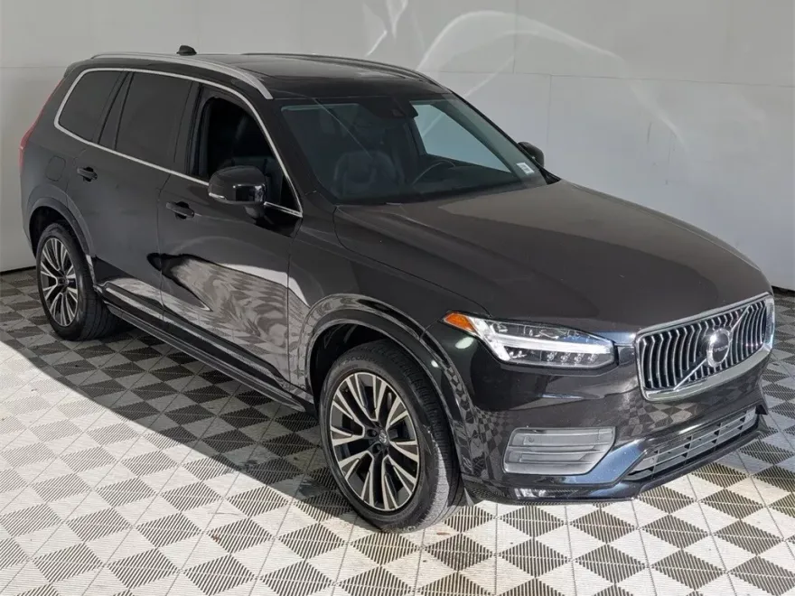 2020 Volvo XC90 T6 Momentum photo 1