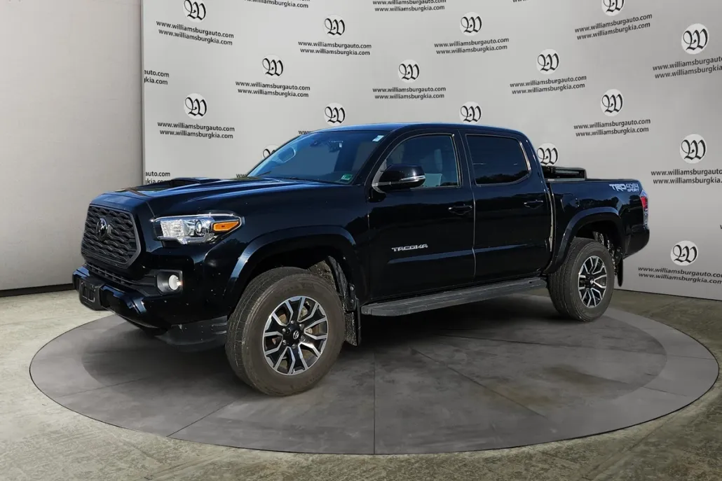 2020 Toyota Tacoma TRD Sport photo 1