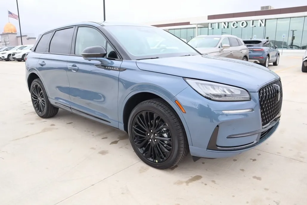 2025 Lincoln Corsair Premiere photo 1