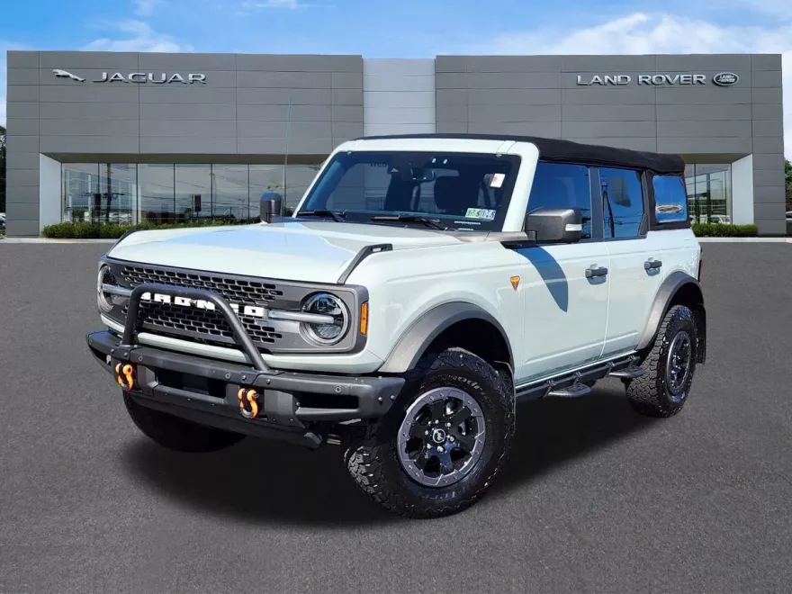 2022 Ford Bronco Badlands photo 1