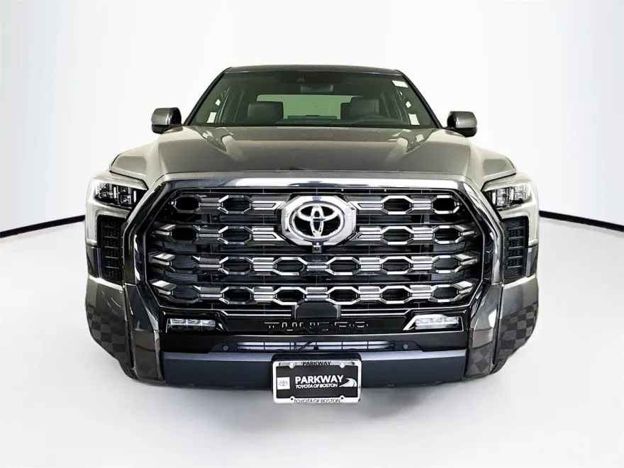 2025 Toyota Tundra CrewMax Platinum photo 1