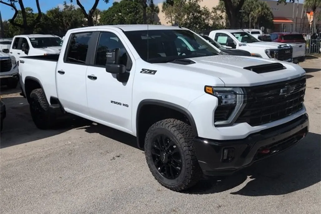 2026 Chevrolet Silverado 2500HD photo 1