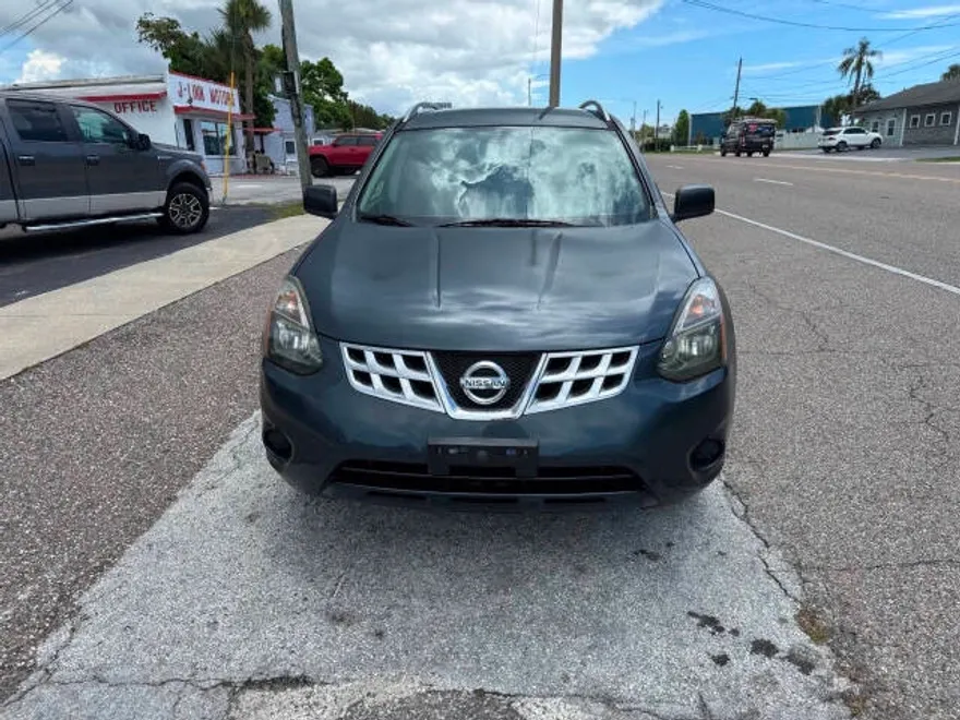 2014 Nissan Rogue Select S photo 1