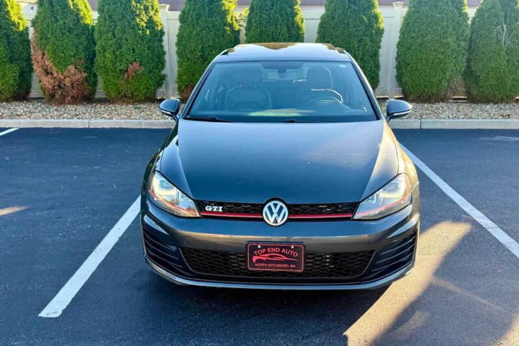 2015 Volkswagen Golf GTI photo 1