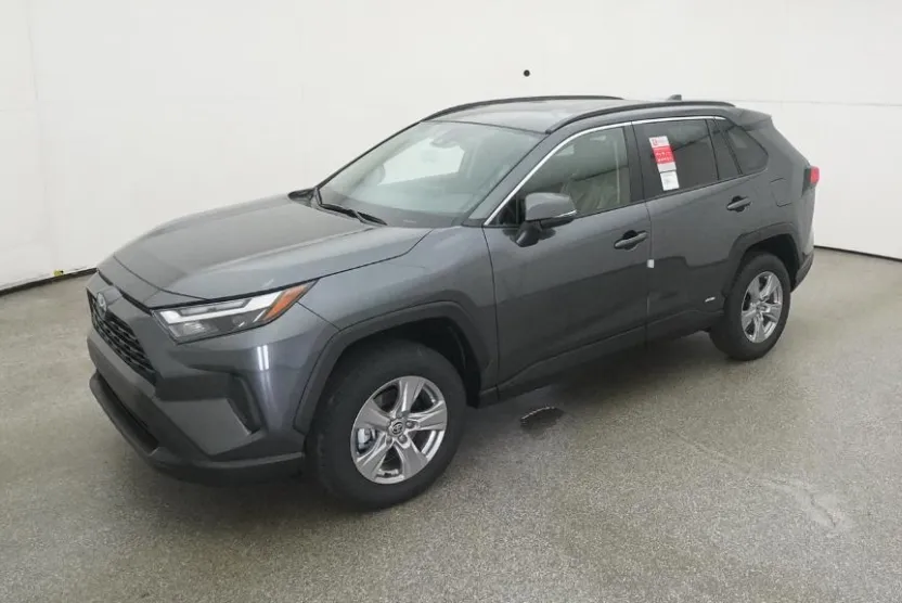 2025 Toyota RAV4 Hybrid XLE photo 1
